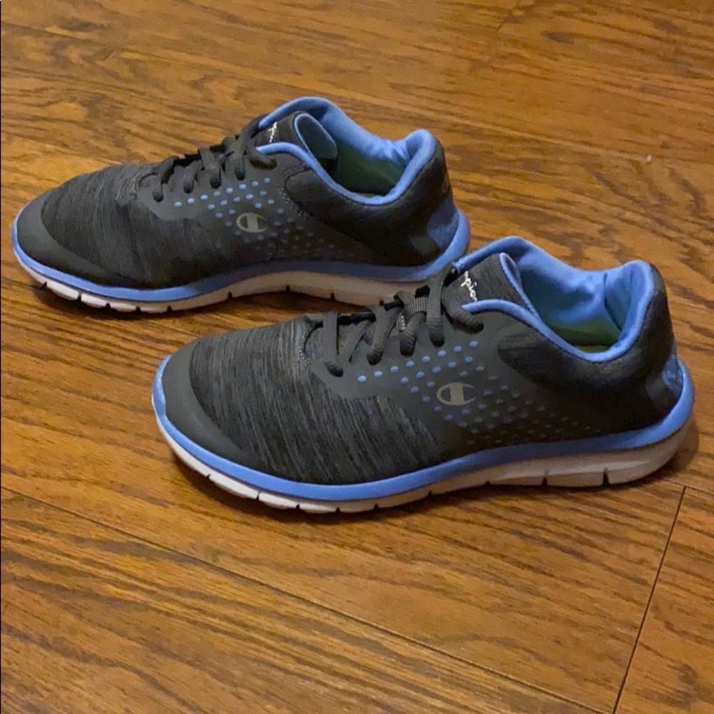 ⬇️❗️🎉Gray/indigo Champion athletic shoes💙
